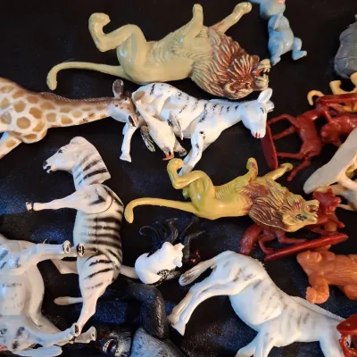 TOY ANIMALS