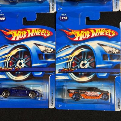 COLLECTIBLE HOT WHEELS