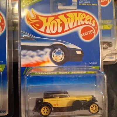 1994 HOT WHEELS TREASURE HUNT MINUS 1 CAR