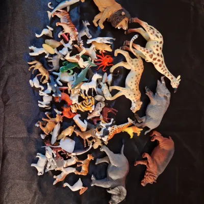 TOY ANIMALS