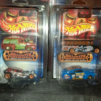 HOT WHEELS HALLOWEEN HIGHWAYS