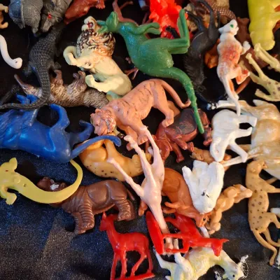TOY ANIMALS