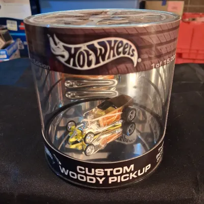 HOT WHEELS CUSTOM WOODY PICKUP
