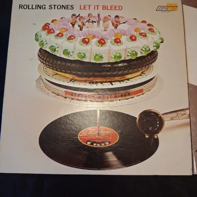 THE ROLLING STONES AND LED ZEPPELIN VINYL RECORD ALBUMS