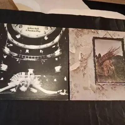 JETHRO TULL & LED ZEPPELIN VINTAGE VINYL ALBUMS
