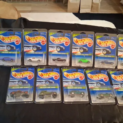 1994 HOT WHEELS TREASURE HUNT MINUS 1 CAR