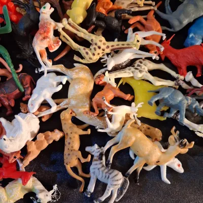TOY ANIMALS