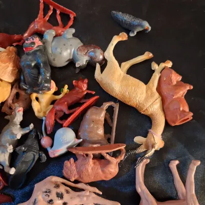TOY ANIMALS