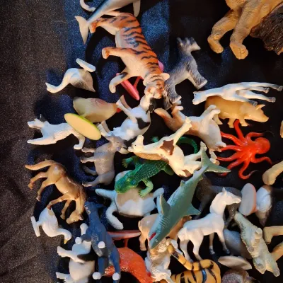 TOY ANIMALS