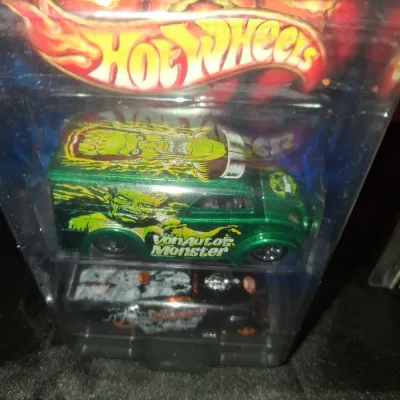 HOT WHEELS HALLOWEEN HIGHWAYS