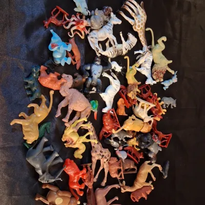 TOY ANIMALS