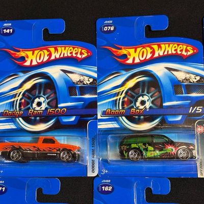 COLLECTIBLE HOT WHEELS