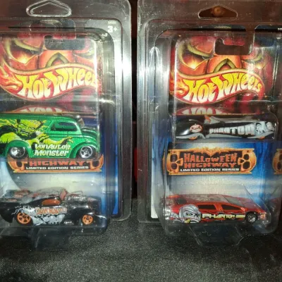 HOT WHEELS HALLOWEEN HIGHWAYS