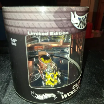 HOT WHEELS CUSTOM WOODY PICKUP