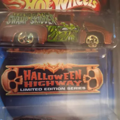 HOT WHEELS HALLOWEEN HIGHWAYS