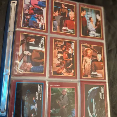 STAR TREK TRADING CARDS IN A BINDER