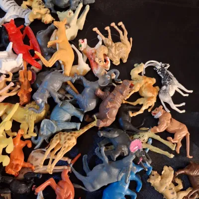 TOY ANIMALS