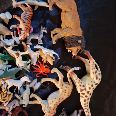 TOY ANIMALS