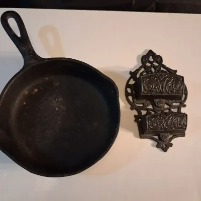 WAGNER WARE 6" CAST IRON SKILLET AND CAST MATCH HOLDER