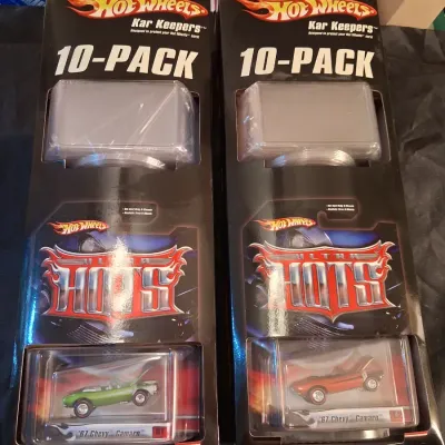 2 HOT WHEELS 10 PACK CAR KEEPERS