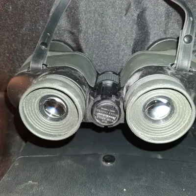 BROOKSTONE 8 X 40 BINOCULARS WITH CASE