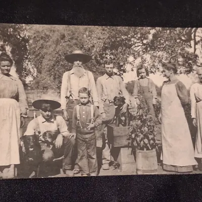 ANTIQUE PHOTOS