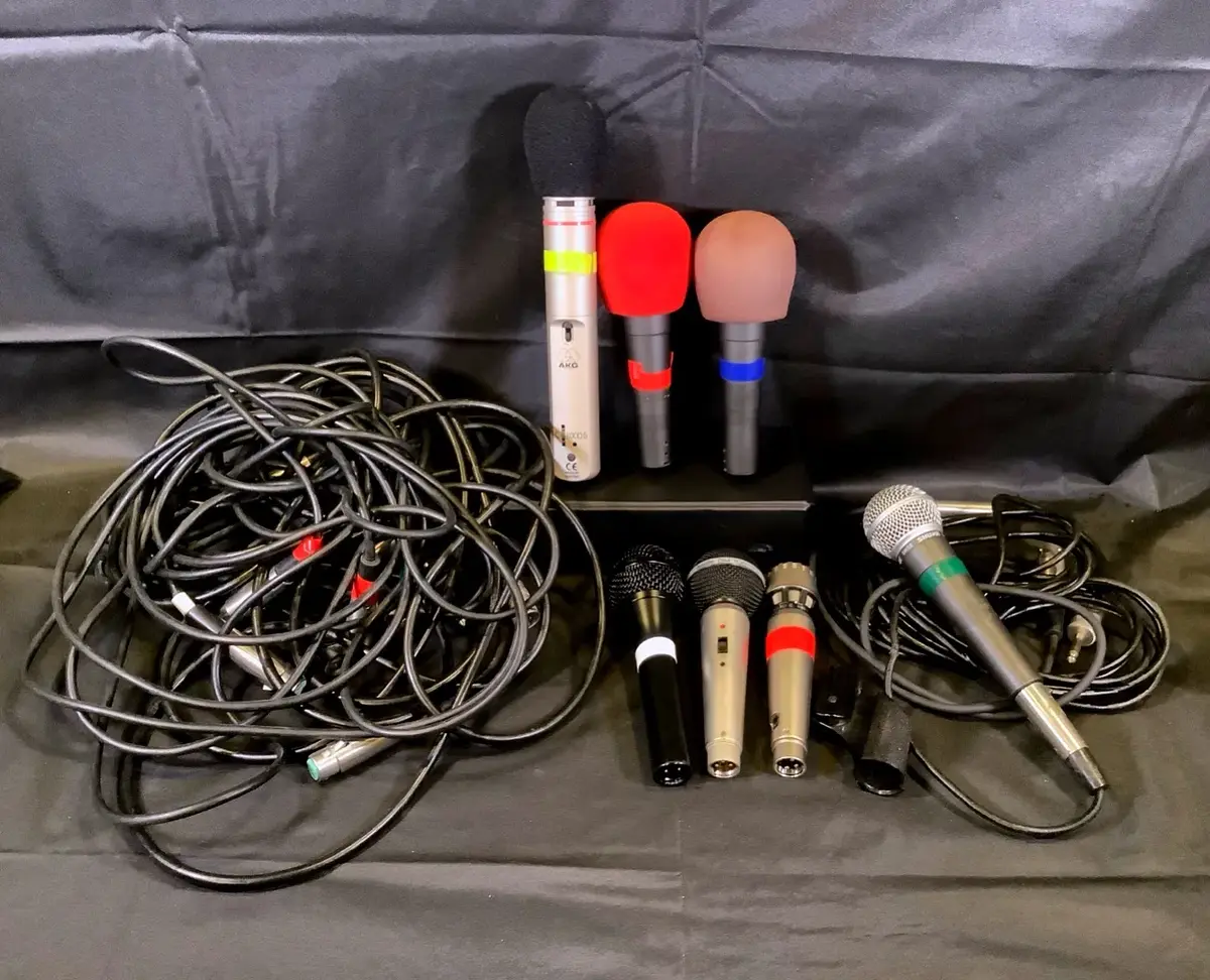 Pro Audio Microphone Lot: Audix OM2 Dynamic Mics, XLR Cables, Adapters