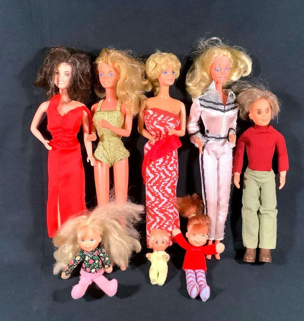 Vintage Mattel Barbie & Friends Doll Lot – 1960s–80s Dolls & Clothing