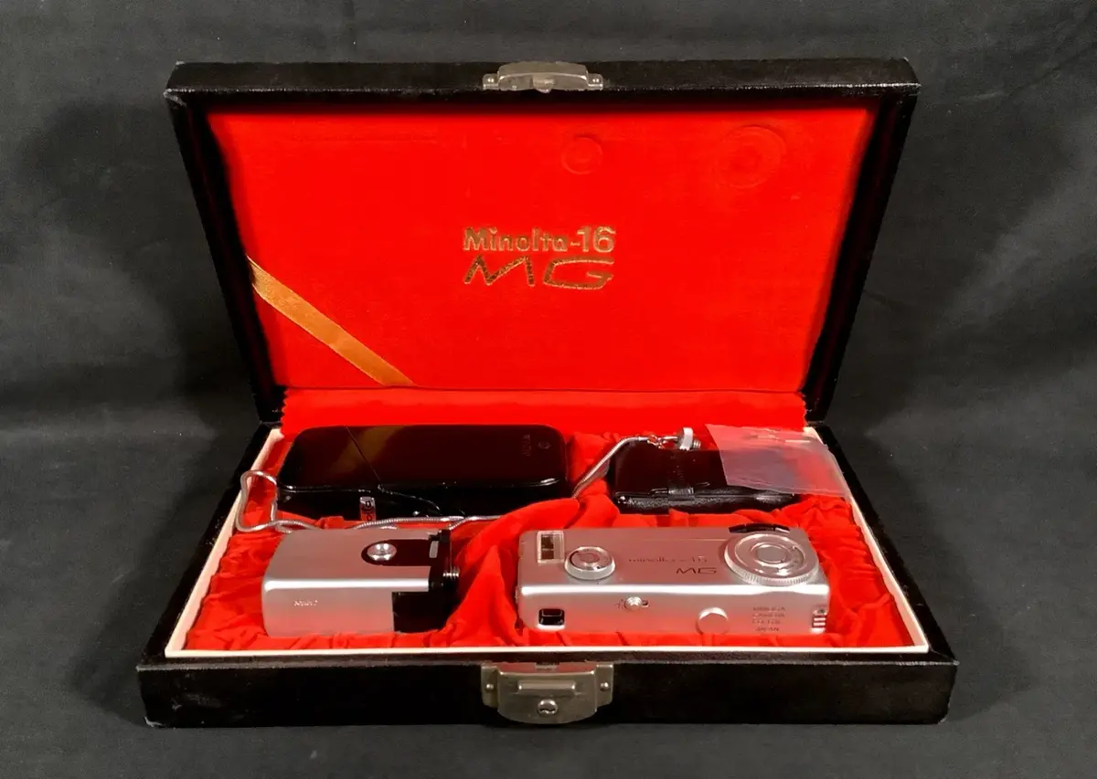 Vintage Minolta-16 MG Camera w/ Case