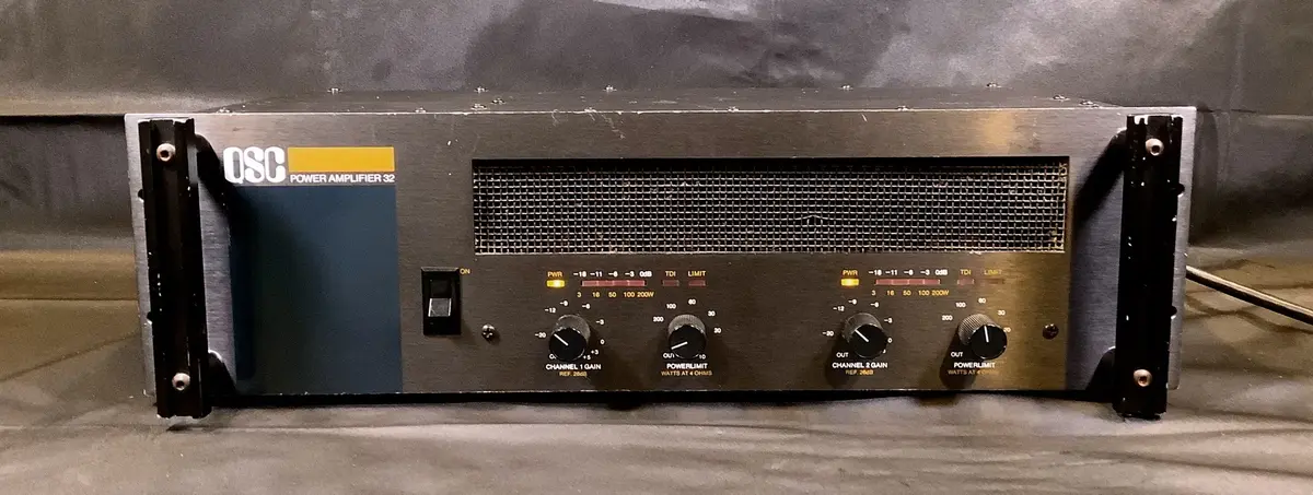 Vintage QSC A42 Stereo Power Amplifier Pro Audio Rack Mount Amp Model A42