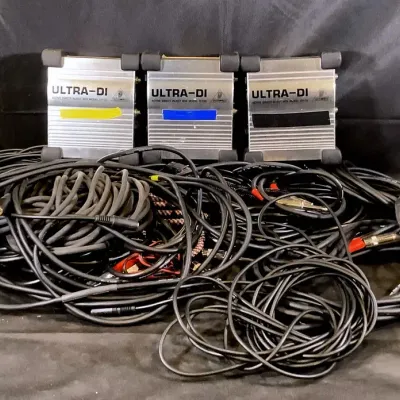 Behringer ULTRA-DI DI100 Direct Injection Boxes (Set of 3) w/ Pro Audio Cables & Adapters