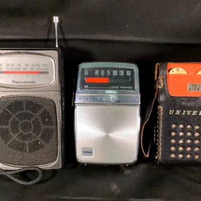 Vintage Transistor Radio Lot (3) - Panasonic, GE Long Range & Universal