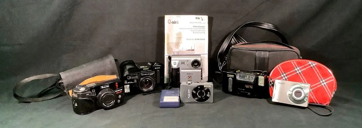Digital & 35mm Cameras - Canon, Kodak, Olympus