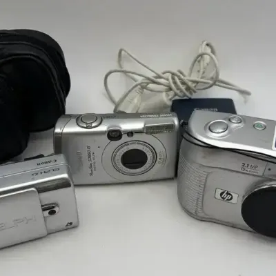Vintage Digital Cameras Canon Powershot SD850 Canon ELPH HP Photosmart 620