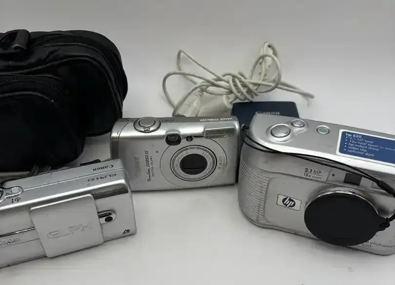 Vintage Digital Cameras Canon Powershot SD850 Canon ELPH HP Photosmart 620