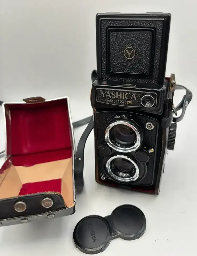 Vintage Yashica Mat 124G Medium Format With Case