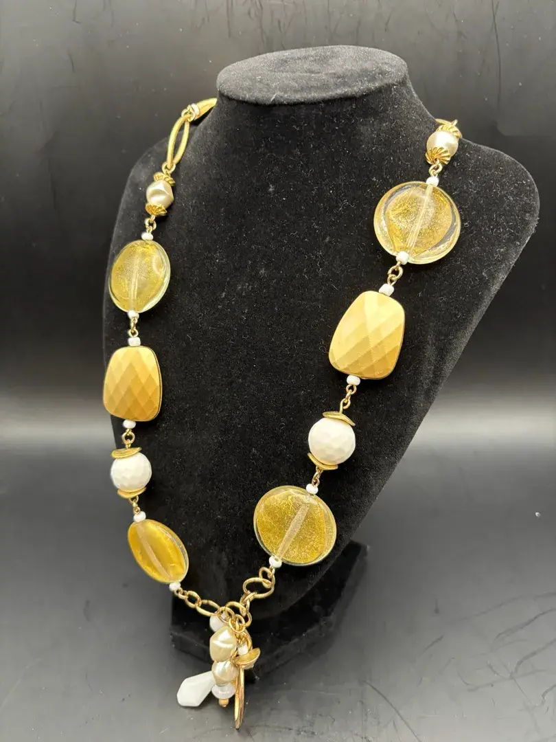 Vintage Chico’s Gold Tone With Ivory Accent necklace 