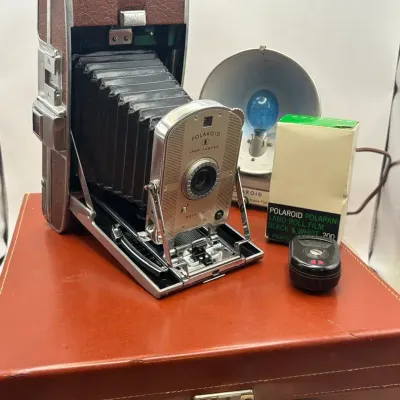 Vintage Kodak Land camera Model95 With Brown Case & Accessories 
