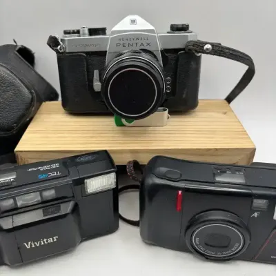 Vintage 35mm Film Cameras Pentax Spotmatic Vivid Tec45 Nikon Zoom Touch 400