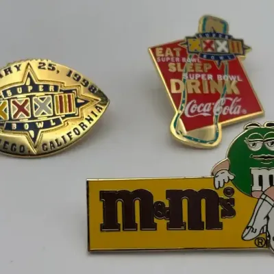 Vintage Advertising Pins M&M Super Bowl XXXII Coca-Cola