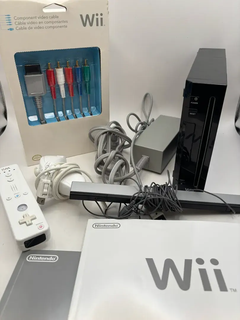 Wii Game Black Console RVL-001 With New Video Cables
