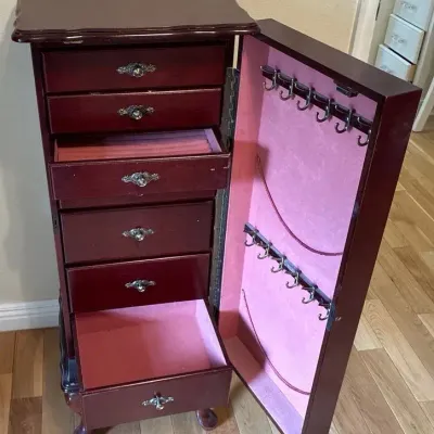 Stand Alone Jewelry Box 