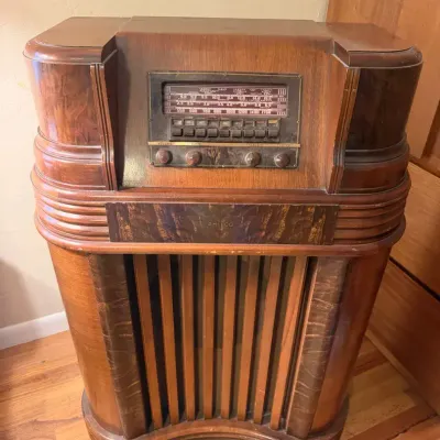 Philco Model 41-280 Console Radio, 1941