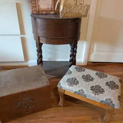 Half Moon Accent Table W/Storage, Cushioned Stool, Baskets & Silhouette Cover