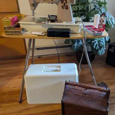 Singer 500A Slant-O-Matic Sewing Machine W/ Accessories & Table