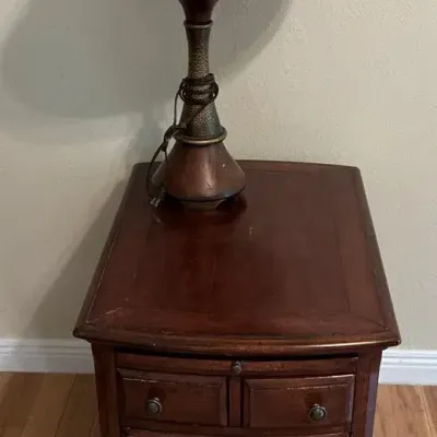 Wagner’s Side Table & Quoizl Lamp