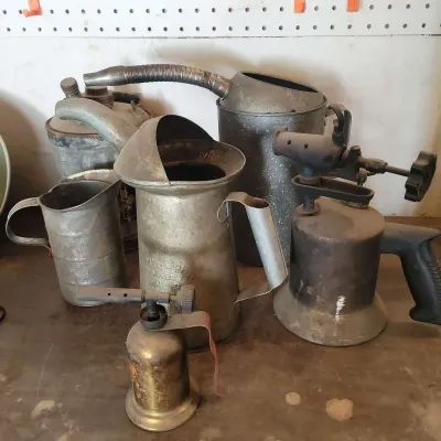 Various Antique Oil Cans 