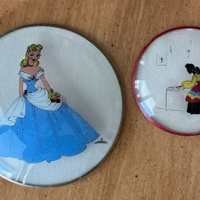 vintage reverse-painted silhouette convex bubble glass wall art piece Set Of 2