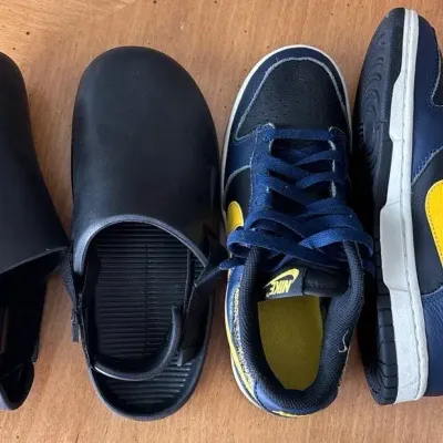 Sling Back Nike Slides Men’s 7 & Blue & Yellow Nike Dunks
