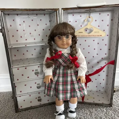 Molly McIntire Original Pleasant Company Doll & Original Luggage + Storybooks An Movies 